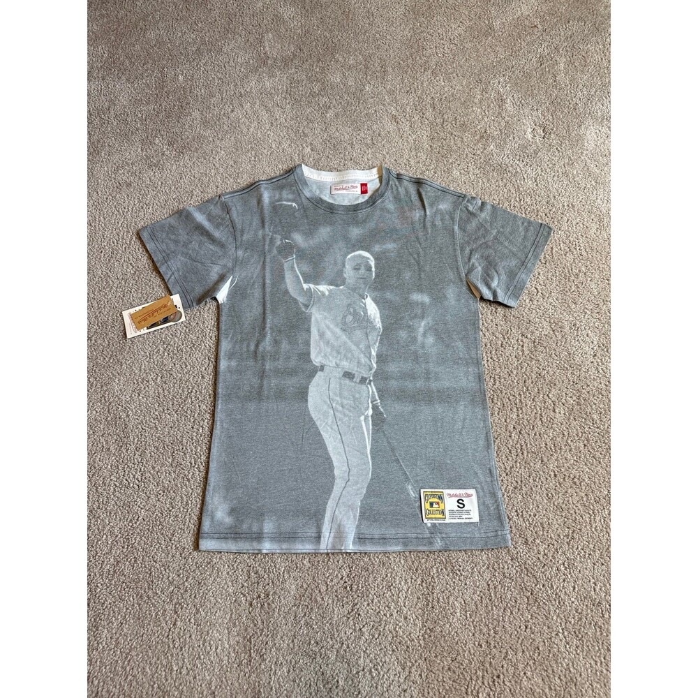 Cal Ripken Baltimore Orioles NWT Mitchell and Ness Men’s Tee Size Small